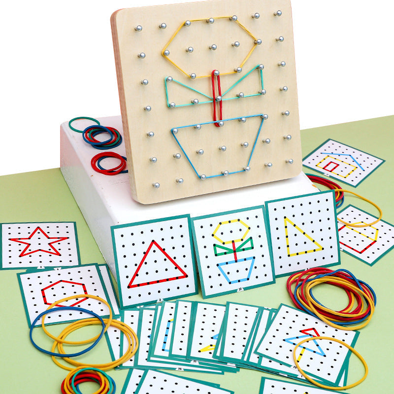 Brinquedo Montessori Geométrico em Madeira – Tabuleiro Educativo com Cartas e Elásticos Coloridos