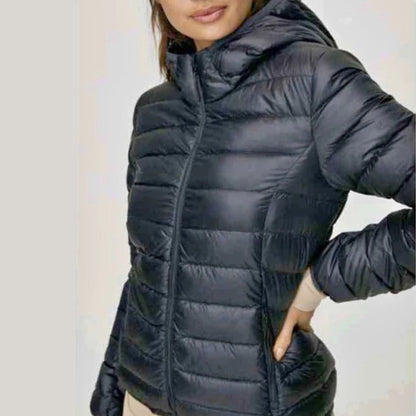 Jaqueta Puffer Feminina de Couro Forrada com Capuz