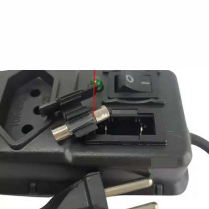 Régua de Tomadas Tripolar com Fusível  6 Entradas 10A